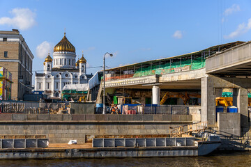 Naklejka premium Moscow, Russia, February 2020. Restoration and repair of the embankment in the center of Moscow.
