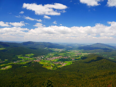 Kleiner Osser, Deutschland / Tschechien: Blick auf Lam und Arrach im Bayerischen Wald