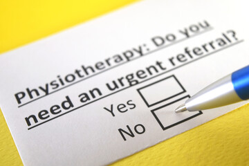 Obraz premium One person is answering question about physiotherapy.