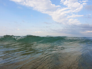 Obraz premium Transparent gentle waves of the Black sea. The scene from this morning. Anapa, Krasnodar region.