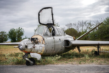 Military urbex of a lockheed plane P-2 forget inside an abandoned military base.