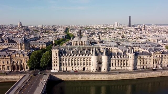 Aerial reverse of Ile de la Cit&egrave; in Paris with clear sky for copyspace