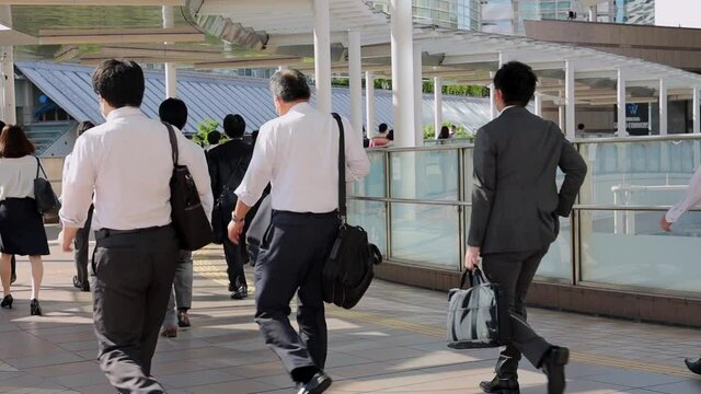 緊急事態宣言解除後の通勤風景