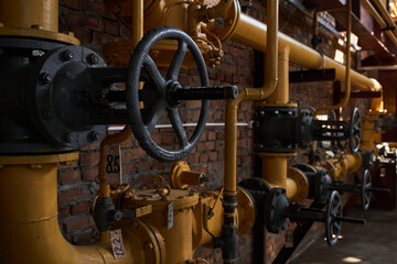 Heat conduit pipes and communications of tenological systems with valves and manometers