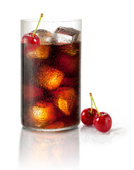 Coca-Cola con cereza y hielo sobe fondo blanco. Coca-Cola with cherry and ice on a white background.