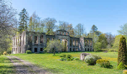 ruins of manor in estonia