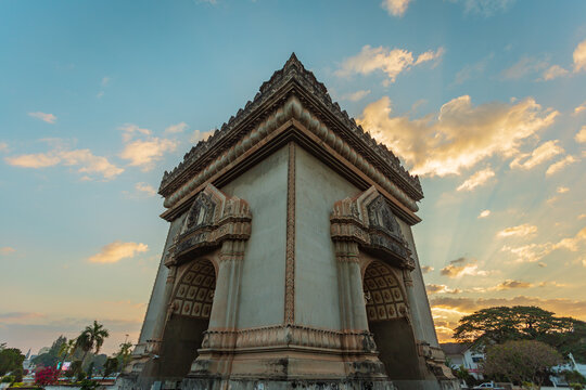 Patuxai Vientiane, Patuxai Vientiane Lao, Patuxai is a war monument in the center of Vientiane. © Keopaserth