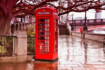 Obraz premium London in the rain. Filtered colors style.