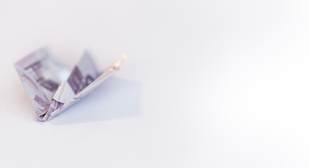 Buying House, Financing, Paper Money, Crisis, Broker, Inflation, Covid-19, Percentage, Security, Fire, Investor.	
