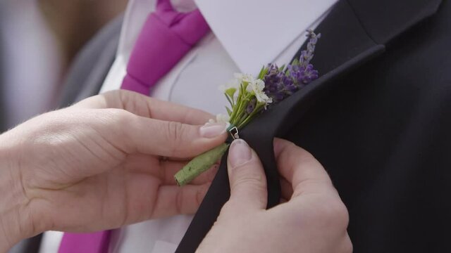 Groom wedding lavender cocarde. Lavender theme