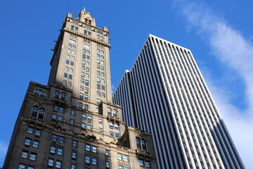 Obraz premium building, city, architecture, sky, urban, skyscraper, buildings, business, cityscape, house, skyline, roof, old, office, brick, construction, london, blue, windows, tall, new, exterior, glass, apartme