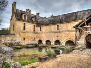 Fototapeta premium partie du château de Villarceaux et de ses jardins dans le Val d'Oise en France