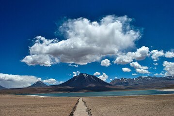 Laguna miscanti with the Miscanti and Miniques volcanoes in the background. San Pedro de Atacama, Chile.