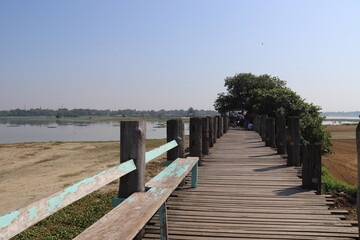 Pont en teck d'U Bein à Amarapura, Myanmar