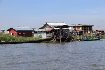 Obraz premium Village flottant au lac Inle, Myanmar