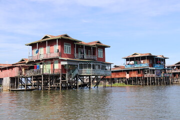 Village flottant au lac Inle, Myanmar