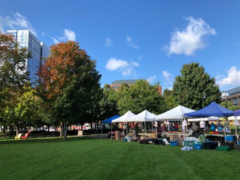 Twin Cities Minneapolis Local Food Market