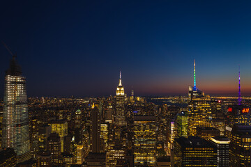 Fototapeta premium wgląd nocy Manhattanu w Nowym Jorku