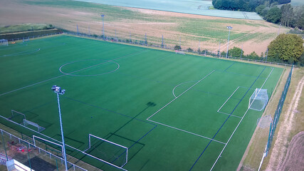 vue a&eacute;rienne d'un terrain de football