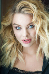Naklejka premium Portrait of a beautiful woman
