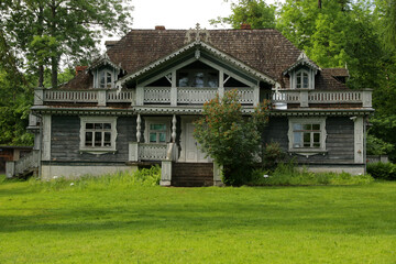 Fototapeta na wymiar Hunting lodge, part of Tsar Palace in Bialowieza, Poland