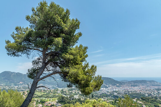 Panorama sur la mer depuis la pyramide Falicon près de Nice - Landscape in South of France