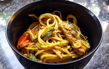 Vegan curry pasta with soy chunks