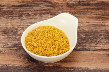Vegetarian cuisine - dry bulgur for cooking