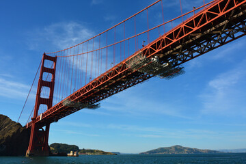 View the Golden Gate bridge from the boat