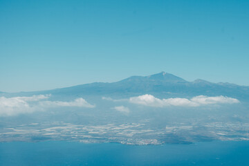 Fototapeta na wymiar Arial View of Mount Teide and Tenerife from Airplane Window, Tenerife, Spain