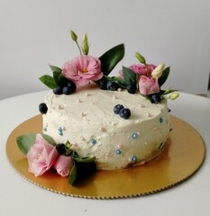 cake with flowers