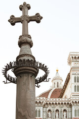 Fototapeta na wymiar Column of Saint Zanobi in front of Santa Maria del Fiore Cathedral. Florence. Italy.