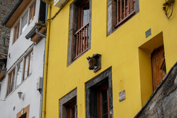 Fototapeta na wymiar Luarca es un pueblo costero del Oeste de Asturias, España