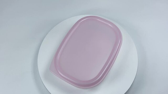 小さい密閉容器