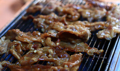 Grill meat on the stove.
