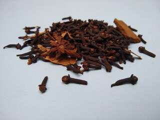 cloves on white background