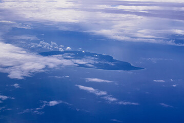 Obraz premium View from an airplane flying above the ocean.Bali to India.