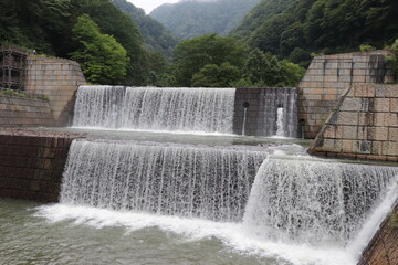 苗名滝の砂防ダム
