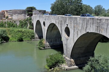 Fototapeta na wymiar Capua - Arcate del Ponte Romano da Via Riviera Volturno