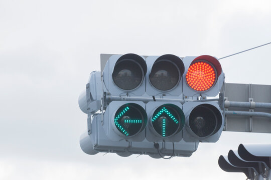 矢印式信号機 の画像 19 件の Stock 写真 ベクターおよびビデオ Adobe Stock