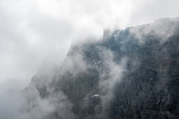 Felswand Bi de Tröge oberhalb Kandersteg