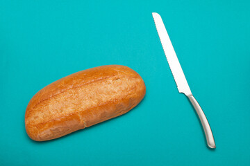 bread and knif view of top,flatlay style