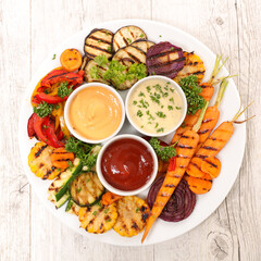 grilled vegetable with assorted of dip sauce