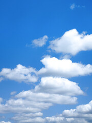 Obraz premium 初夏の青空と雲