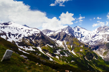 Fototapeta na wymiar Rocky mountain scenery, Alps, Austria. Grossglockner. Mountain View.