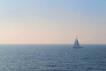 Obraz premium Sail boat at sea