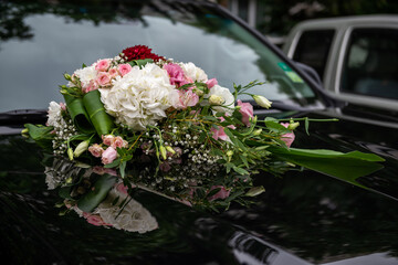 wedding decoration of natural and fresh flowers
