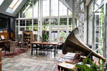 spacious, bright porch with large Windows. place for a family dinner or holiday.