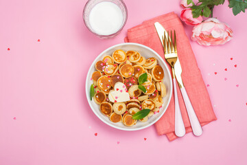 Trendy food - mini pancake cereal
