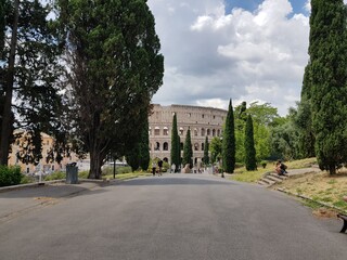 Fototapeta na wymiar Roma Colle Oppio con vista Colosseo